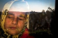 第12回DAYS国際フォトジャーナリズム大賞審査委員特別賞「イラン・盲目の少女　光を探して」photo by ゾレ ・サベリ（Mehr News Agency）