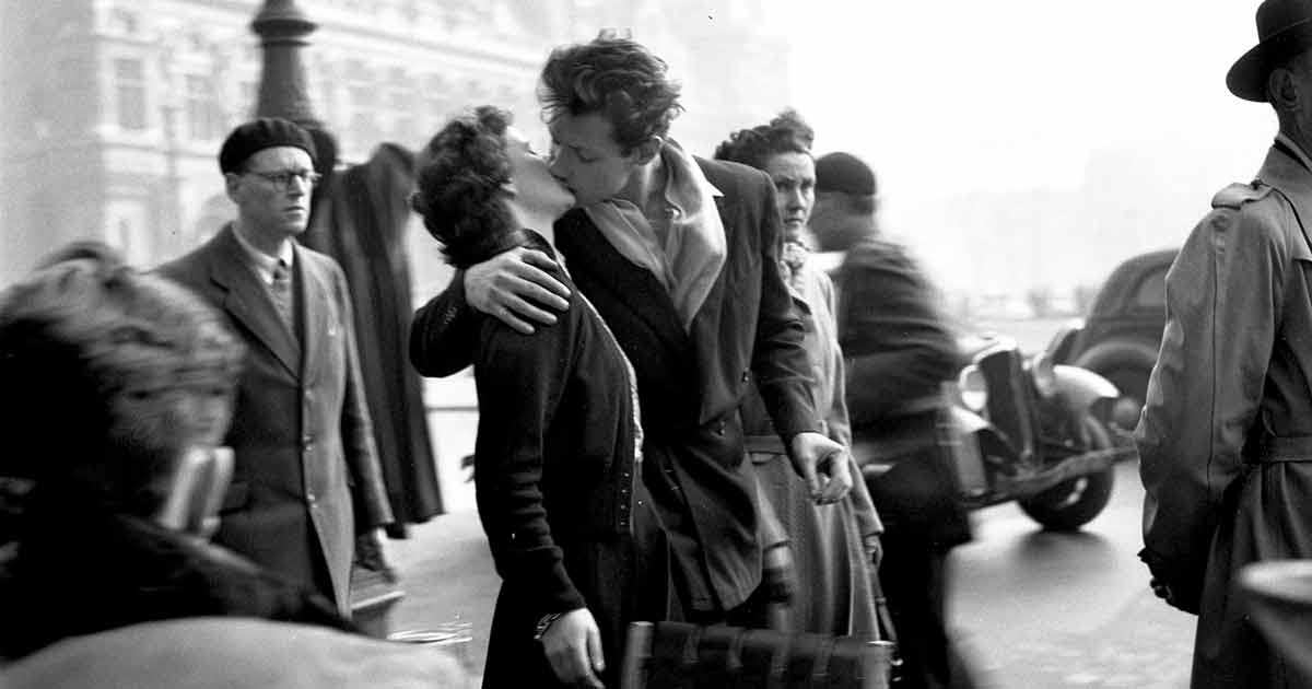 恋人達のパリ　パリ市庁舎前のキス　1000ピースパズル ロベール・ドアノー