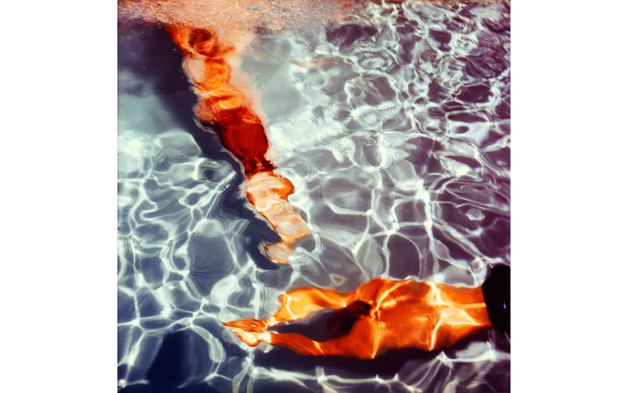 ロンドンから、夏に見たい展覧会のご案内。カリーヌ・ラヴェルによる幻想的なプールの写真 | Poolscape 58