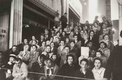 《映画のプレミア、ロサンゼルス》1955年 Movie Premiere, Los Angeles, 1955 © Robert Frank