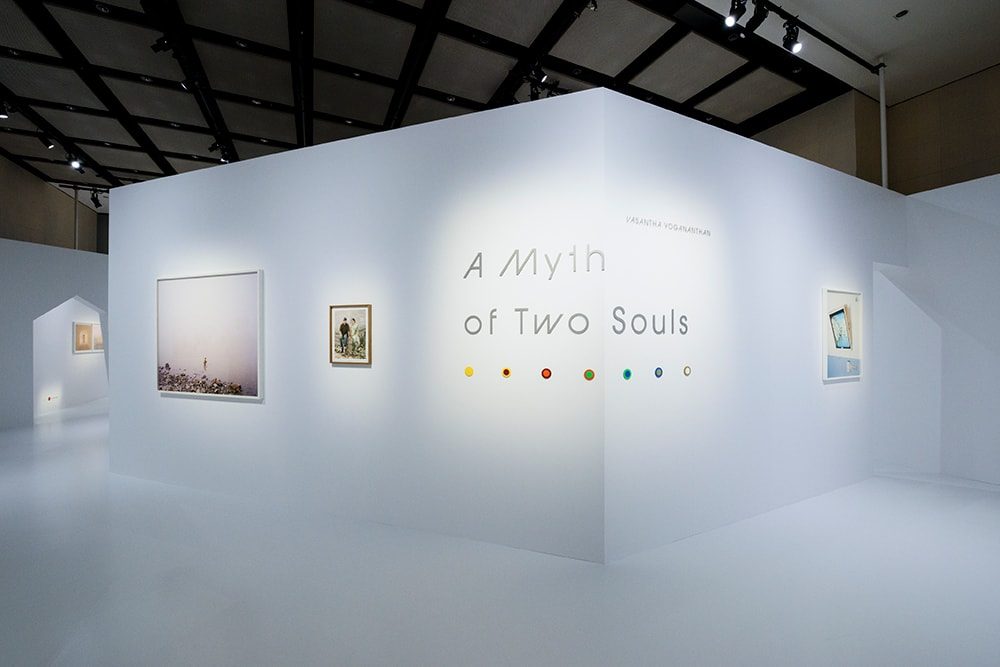 写真展「A Myth of Two Souls（二つの魂の神話）」展示風景 ©️   CHANEL NEXUS HALL 