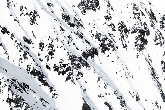 SNOW MOUNTAIN #01 / LAND © 2020 Mikiya Takimoto