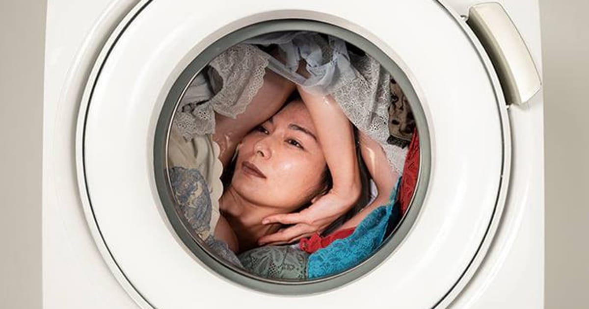 ドラム式洗濯機の窓から見える無数の小宇宙、PHOTOGRAPHERHAL「Washing 