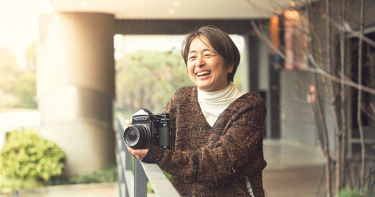 松原博子“PENTAX67の重さとシャッター音を感じながら手持ちで撮る