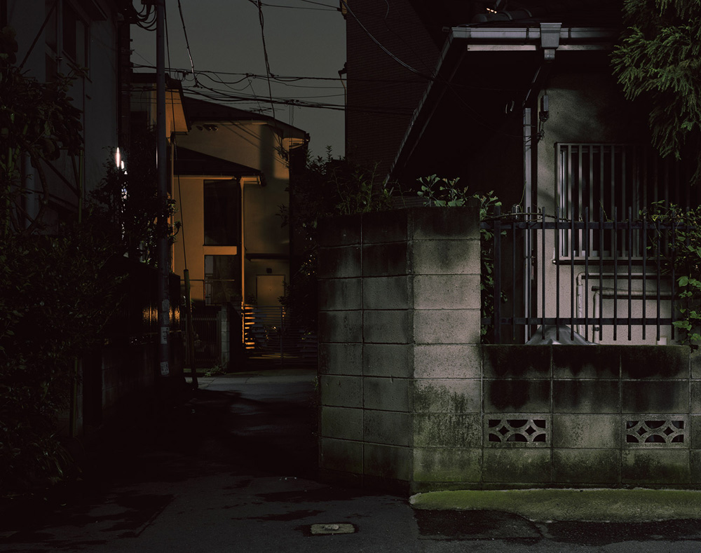 LIGHT HOUSE  Nakano-ku, Tokyo  2002 © Naoki Honjo