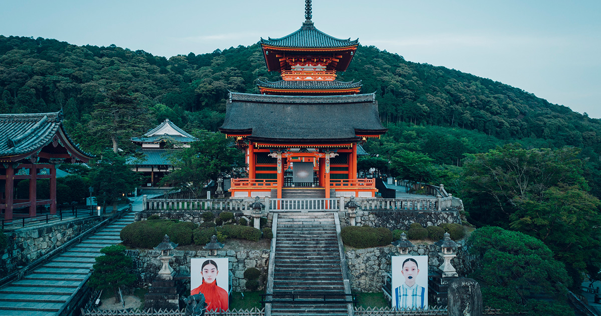 柿本ケンサクが京都・清水寺で写真展「TIME」を開催、永久のときの中の