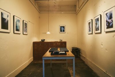 一冊の本しか売らない銀座・森岡書店で、グッチのための写真集『NEW GENTLEMEN』発売記念展を開催！