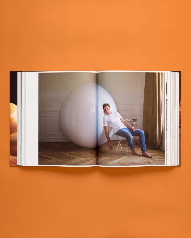 LOEWE_2024_10th_ANNIVERSARY_BOOK_INSIDE_sRGB_CROPPED_4X5_00002_HORIZONTAL
