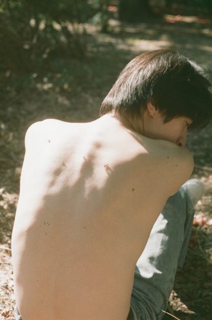 工藤司、写真10年を振り返る展示 Tシャツ、ノートも発売 | NEWS | IMA