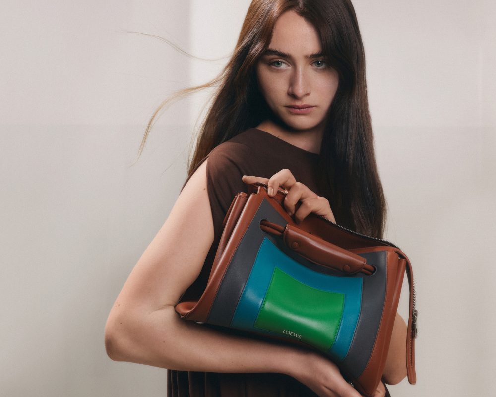 LOEWE_FW25_MAIN_CAMPAIGN_RAFFEY_CASSIDY_CROPPED_5x4_2