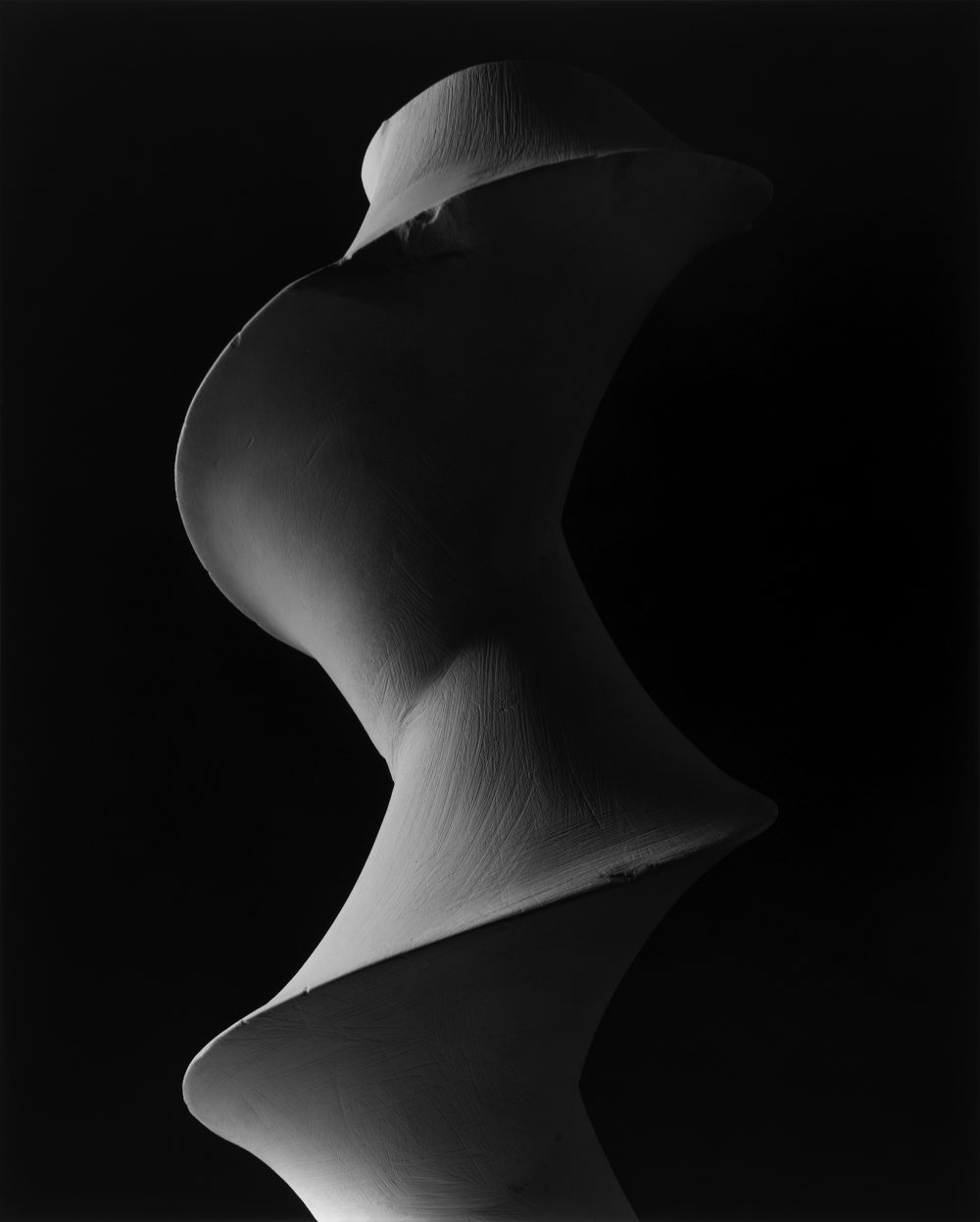 10_杉本博司 《観念の形 0003》 2004年 ゼラチン・シルバー・プリント 149.2×119.4cm